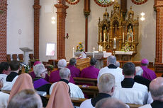 Pontifikalrequiem und Beisetzung von Weihbischof em. Johannes Kapp (Foto: Karl-Franz Thiede)